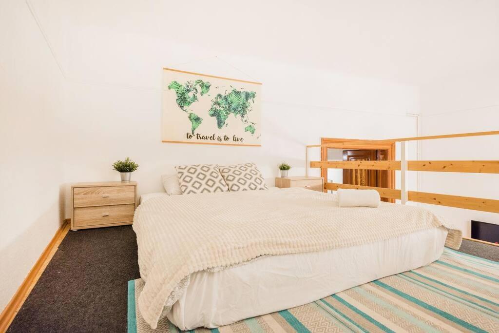 Secluded Spacious Oasis-best Location In Downtown *