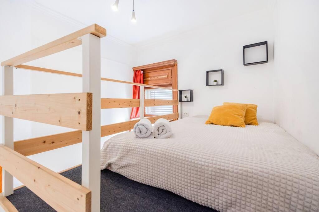 Secluded Spacious Oasis-best Location In Downtown Apartment *