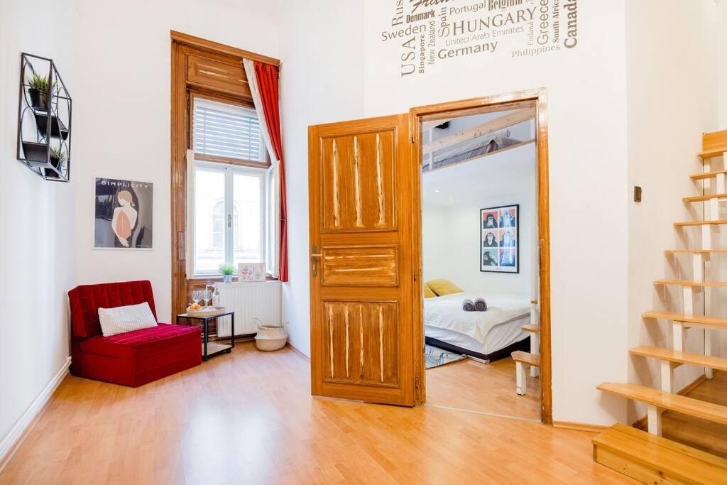 Apartment Secluded Spacious Oasis-best Location In Downtown *