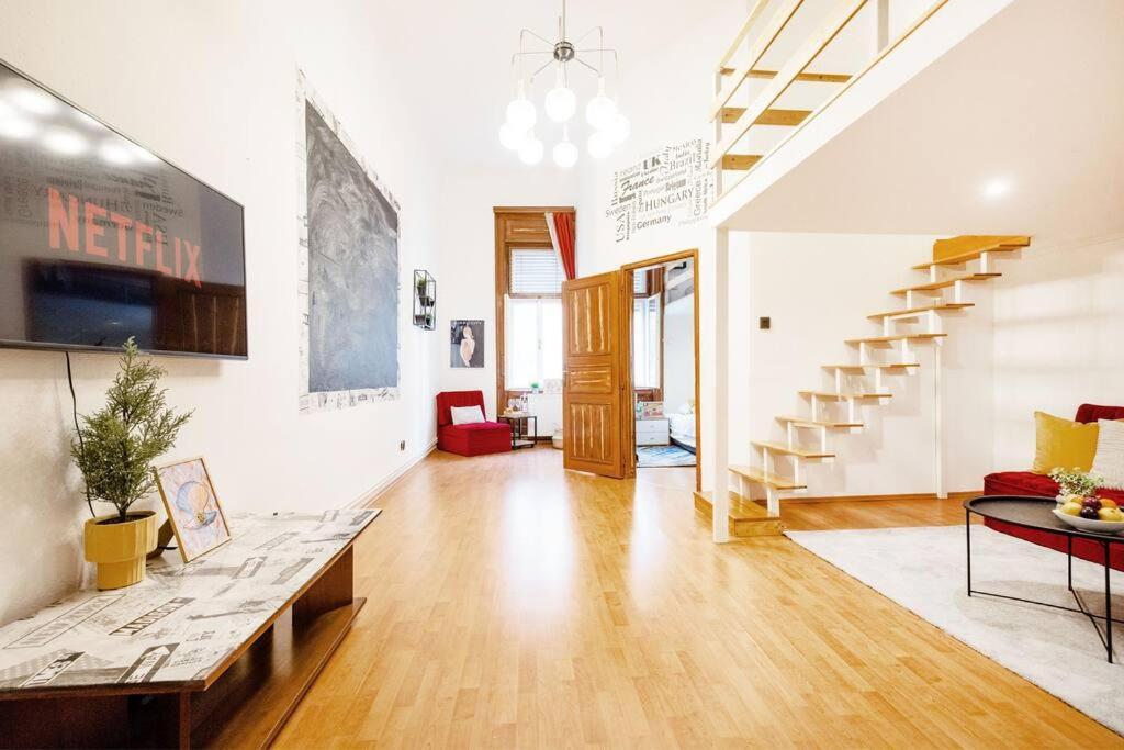 Secluded Spacious Oasis-best Location In Downtown Apartment Budapest